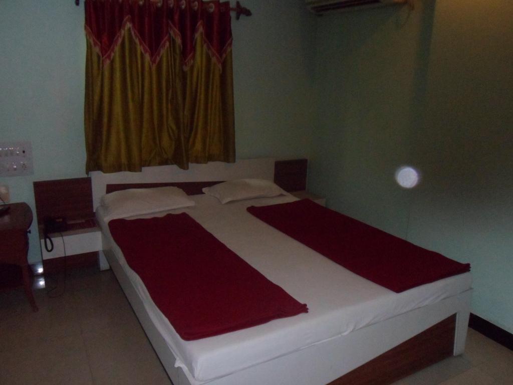 Hotel Shree Rudraksh Somnāth Екстериор снимка